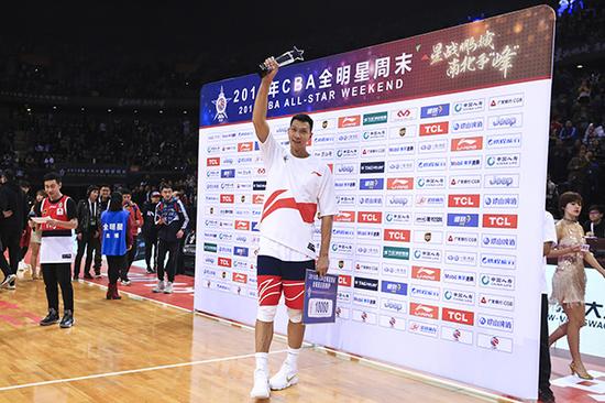 2018CBA全明星正赛，易建联取得MVP。